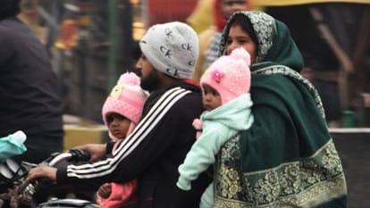 UP Weather: Fog prevailed in Moradabad, cold intensified, making first day of year coldest since 2020