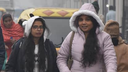 UP Weather: Fog prevailed in Moradabad, cold intensified, making first day of year coldest since 2020