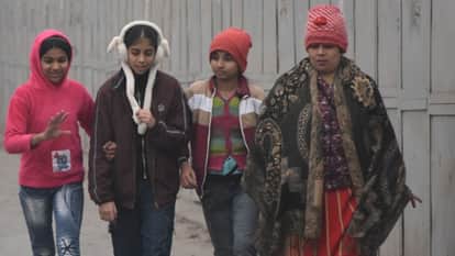 UP Weather: Fog prevailed in Moradabad, cold intensified, making first day of year coldest since 2020