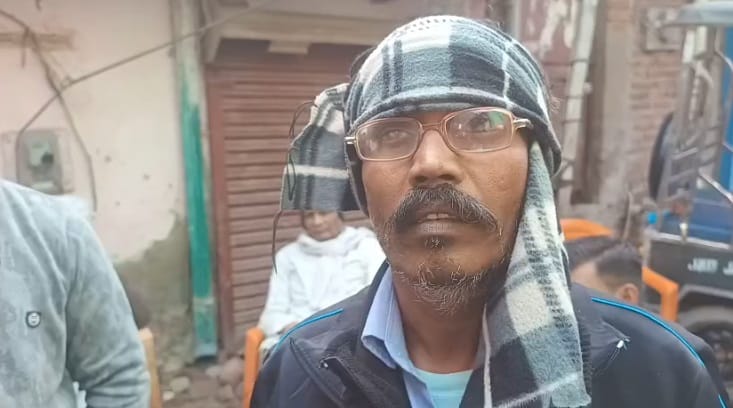Spare parts supplier called from his home and murdered in Loni