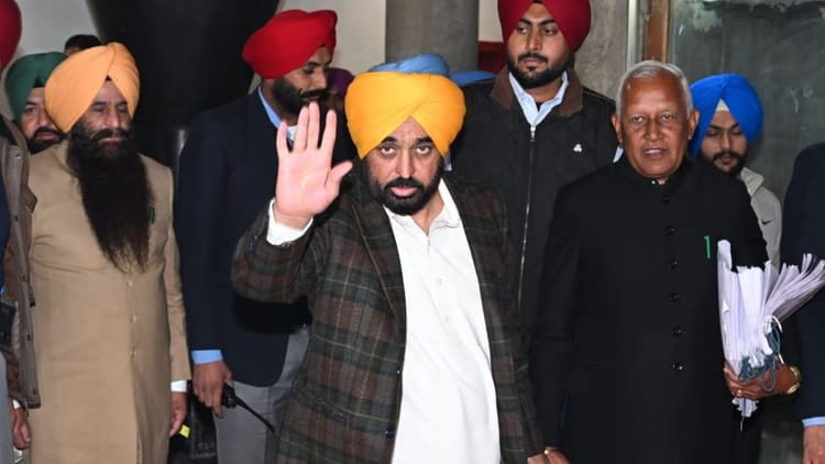 Mohali: स्कूलों और फोर्टिस अस्पताल को उड़ाने की धमकी, सीएम भगवंत मान भर्ती हैं; तलाशी अभियान शुरू