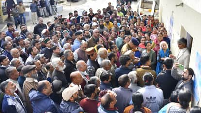 Shimla Villagers protest against Jathia Devi township Health Minister also gheraoed