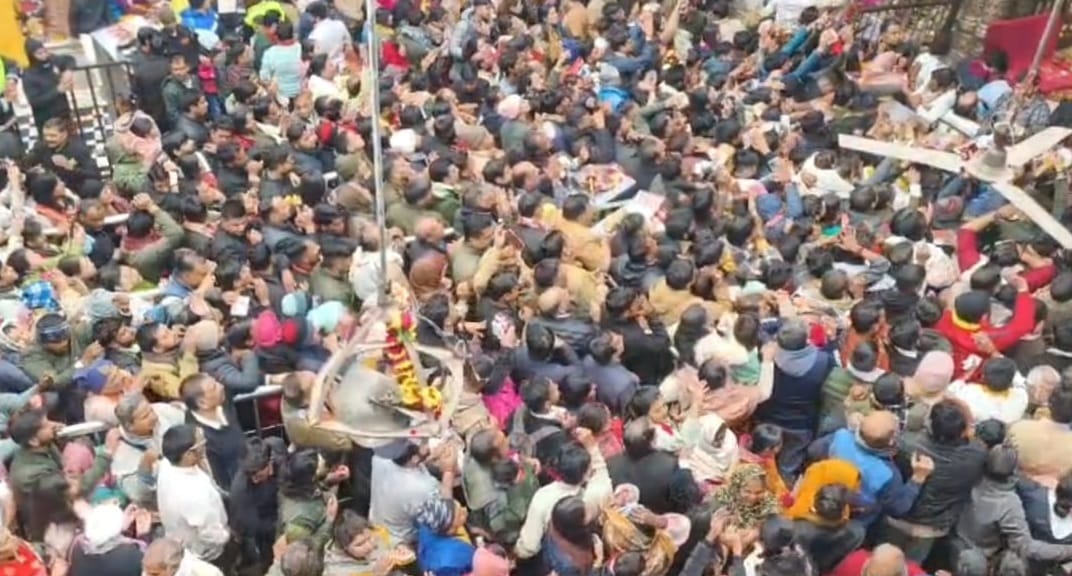 On Baikuntha Ekadashi huge crowd gathered at Banke Bihari temple