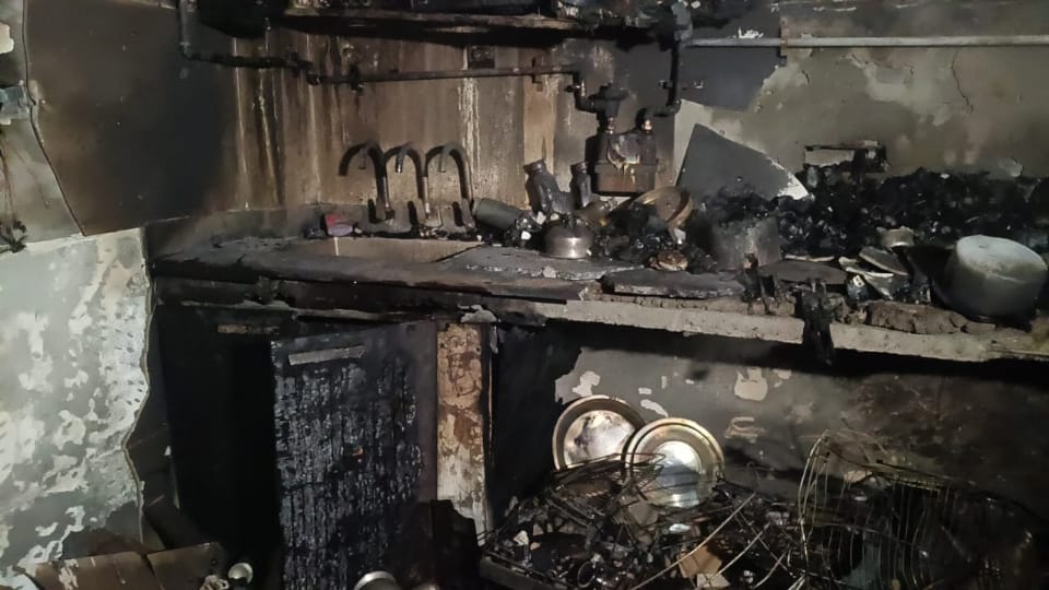Muzaffarnagar fire incident New twist Gold jewelry missing Gas company searched the house