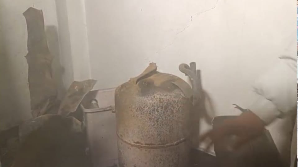 three lives suffocated in smoke in Muzaffarnagar explosion In cylinder bursting in house see photos