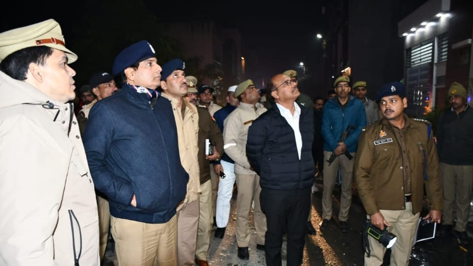 three lives suffocated in smoke in Muzaffarnagar explosion In cylinder bursting in house see photos