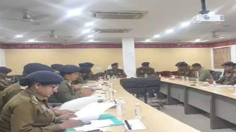 Raipur News: नए साल के जश्न पर कड़ी निगरानी, रायपुर पुलिस ने बनाई रणनीति