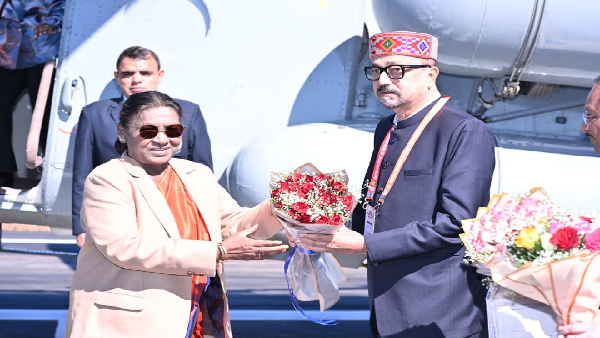 President Draupadi Murmu arrives in Jashpur; Governor Ramen Deka welcomes her