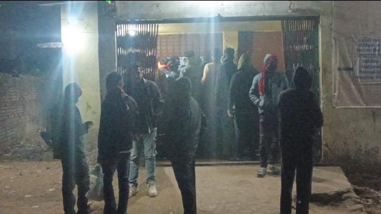 Chhattisgarh: डिजिटल मीडिया के जिला रिपोर्टर की जमकर पिटाई, शराब दुकान बंद होने के बाद भी शराब मांगने पर विवाद