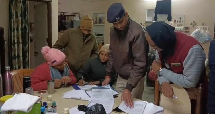 Bihar News: बेड पर मिली नवविवाहिता की लाश, दहेज प्रताड़ना में हत्या का आरोप