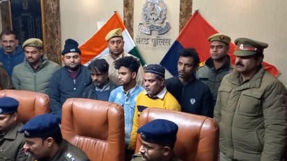 Fake household goods factory busted in Meerut, five arrested for allegedly selling cheap branded stoves and cookers.