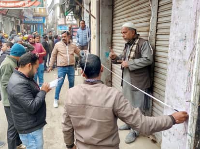 Illegal occupation of 4780 square meters of graveyard land near Jama Masjid in Sambhal