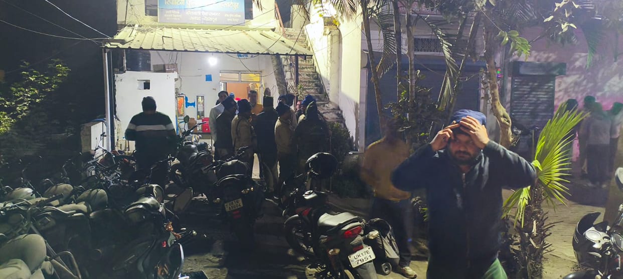 Vikasnagar News dispute over feeding dogs led to a clash between youths from two communities