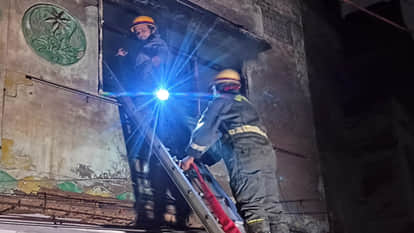 Kanpur: Fire breaks out in jacket warehouse due to short circuit