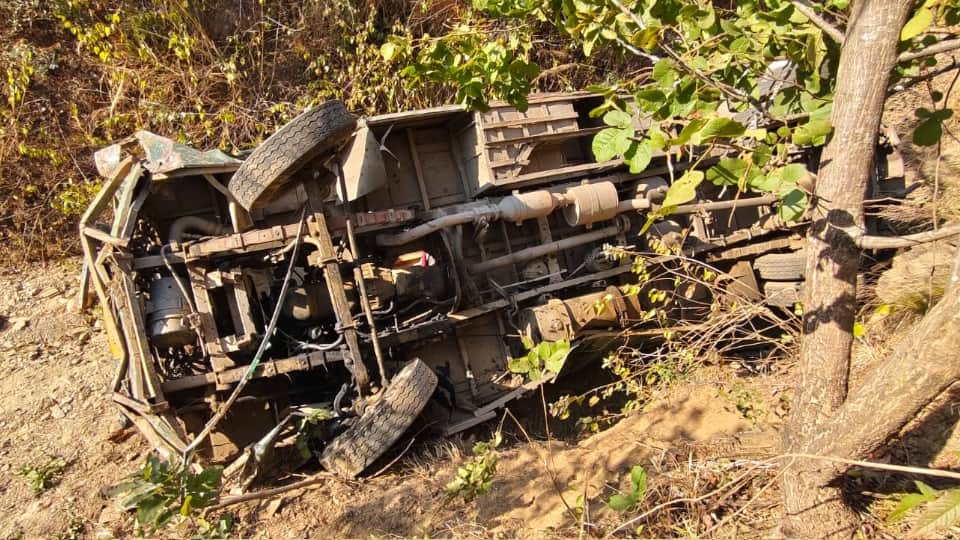 Almora Bus Accident Before rescue team arrived villagers become angels and launched a rescue operation