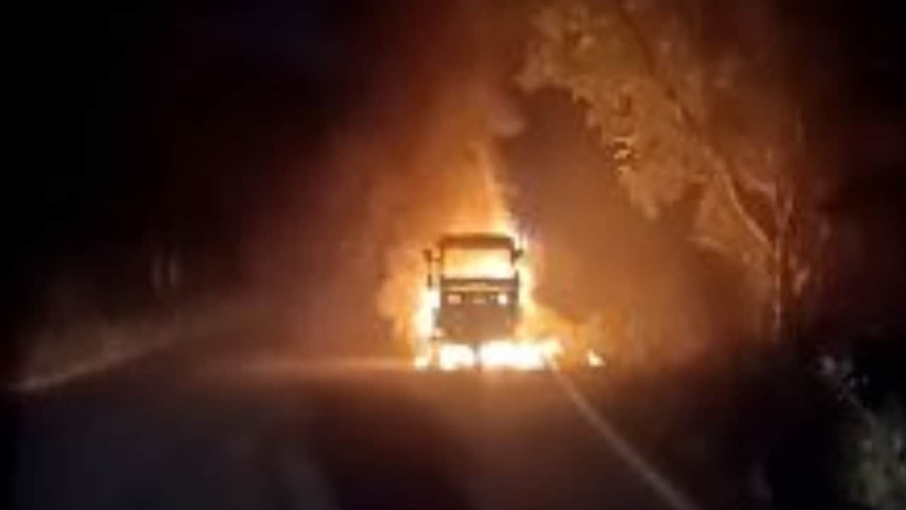 ऑटो में लगी आग