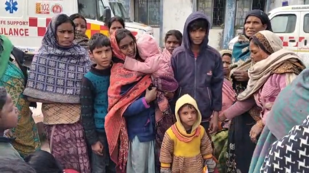 Wife dies after being hit by a passenger train at Barh station, husband in critical condition patna news