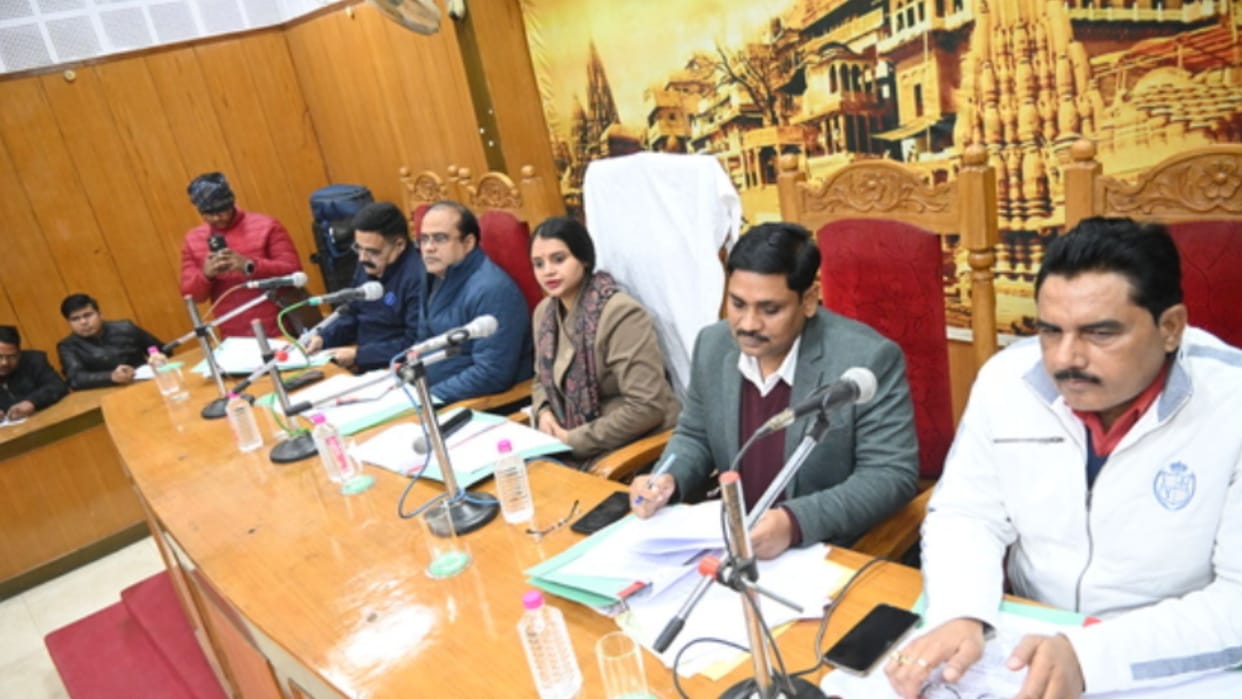 District panchayat member meeting in varanasi accused of not doing their work during