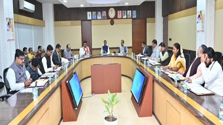 CG Cabinet Meeting: तेंदूपत्ता खरीद से लेकर पुलिस आयुक्त प्रणाली लागू करने तक, जानें सरकार के 10 अहम निर्णय