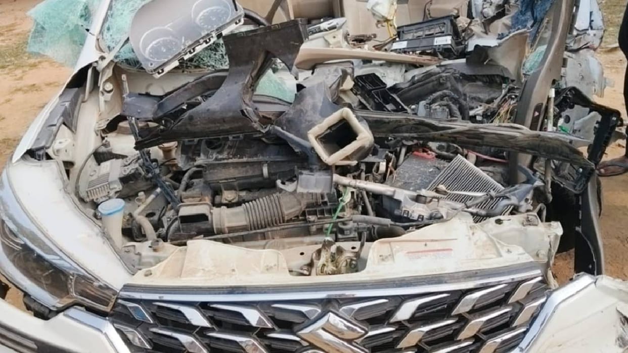 Barabanki Car rams into the back truck completely destroyed one dead, five injured