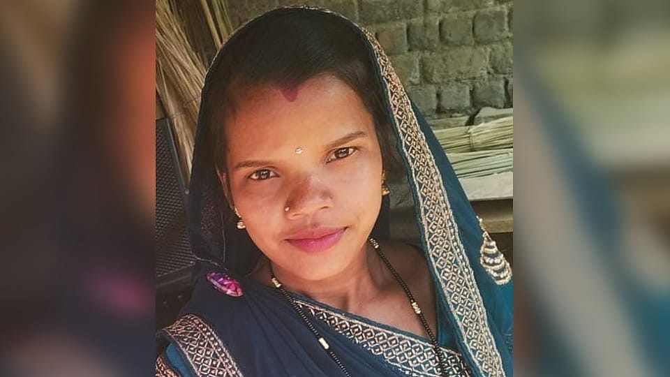 A pregnant woman was bitten by a snake and died during treatment