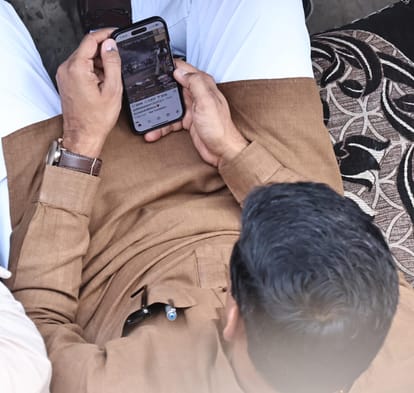 Indore: Minister Vijayvargiya remained seated on the sofa throughout the day, the Chief Minister met the victi