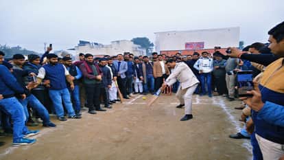 minister sanjay gangwar saying The voice of 80 percent of the people should be louder than that of 18 percent