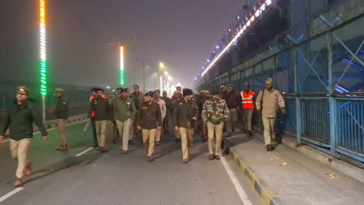 Kanpur: नशेबाजों, स्टंट और फर्राटा भरने वालों पर रही नजर, चौराहों, तिराहों व प्रमुख मार्गों पर तैनात रही पुलिस