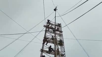volunteer got stuck at height of 90 feet while hoisting Nishan Sahib flag in Abohar