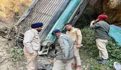950 deaths have occurred on the roads in Uttarakhand this year
