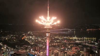 new year 2026 celebration live hindi updates across the globe new zealand australia india