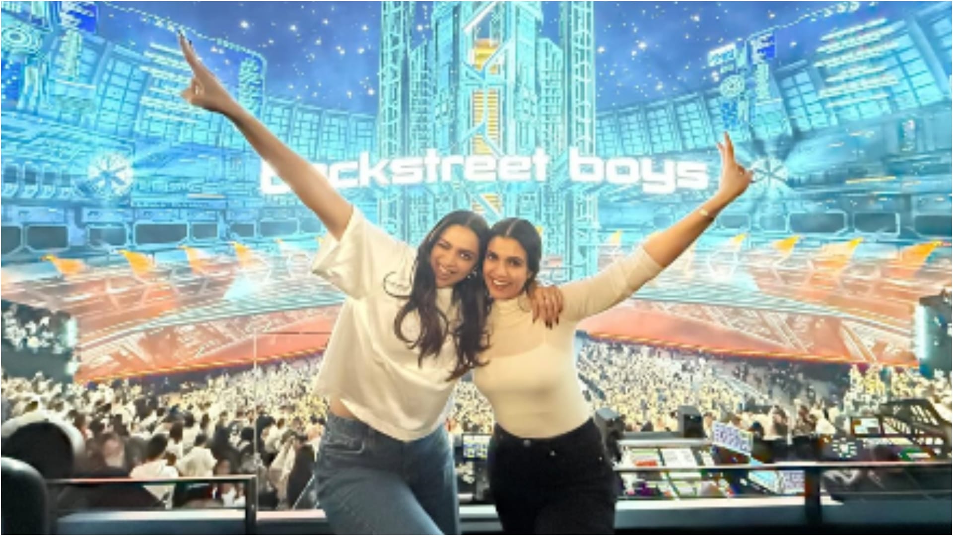 Deepika Padukone Enjoyed Backstreet Boys Concert In Las Vegas With BFF Celebrates New Year