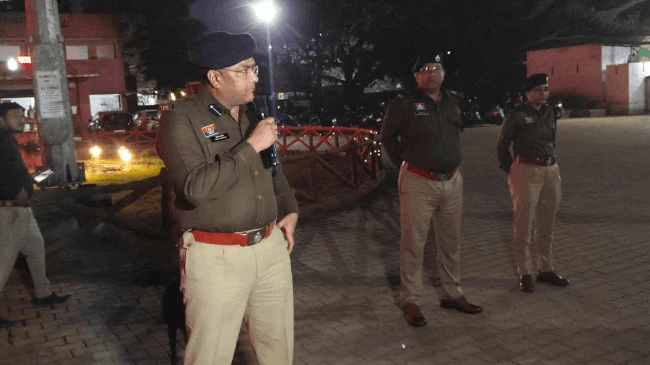 दुर्ग पुलिस का फ्लैग मार्च