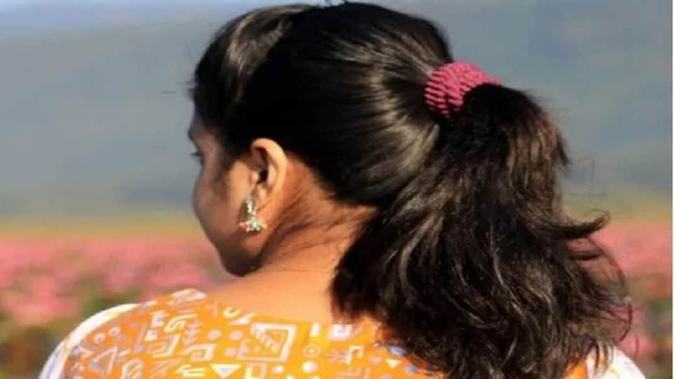 Woman Fights Off Armed Robbers in Etah: Refuses to Surrender Bag Despite Gun Threat
