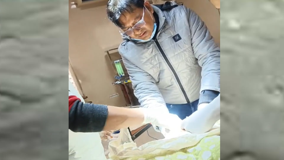 Kannauj: Woman's tumor removed at 100-bed hospital without a surgeon
