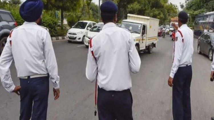 Raipur News: रायपुर में सड़क सुरक्षा माह का आगाज, हेलमेट रैली के साथ शुरू होंगे जागरूकता कार्यक्रम