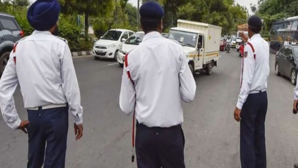 Road Safety Month begins in Raipur, awareness programs will begin with helmet rally