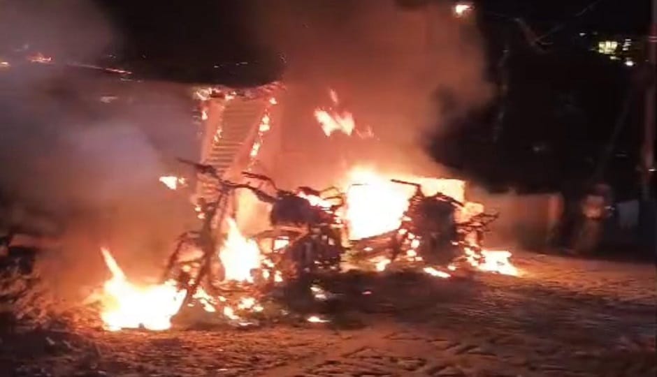 A fire broke out in the outhouse of the health department in nainital
