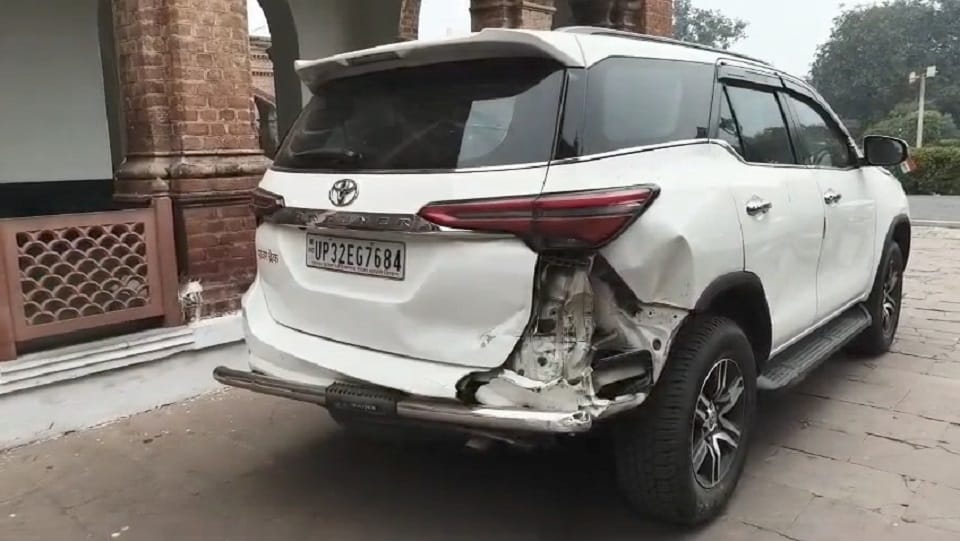 Another car collided with minister sanjay nishad car in agra