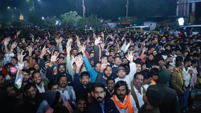 Ujjain Mahakal: Devotees started the new year by seeking the blessings of Mahakal.
