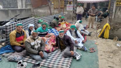 Angry Farmers Cut Power Supply of Three Feeders in Meerut, Industries and Colonies Hit for Hours