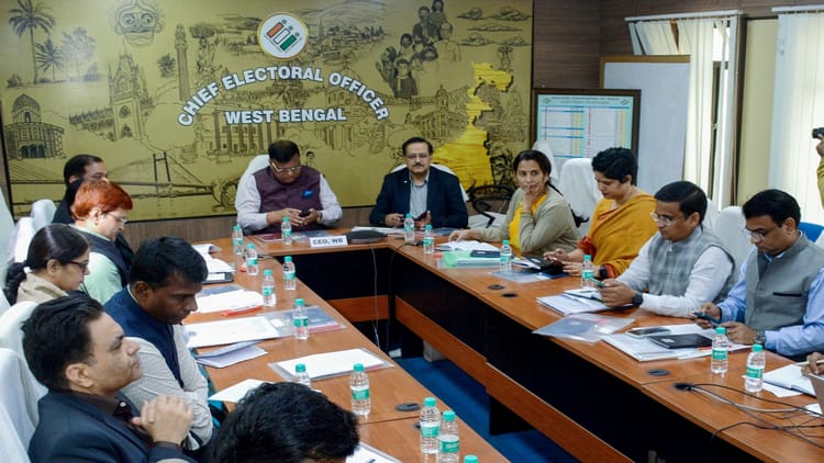 West Bengal SIR Row: बांग्लादेश के हिंदू शरणार्थियों पर सर्वाधिक असर, मतदाता सूची गहन पुनरीक्षण पर बोली सीपीएम