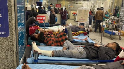 New Year in Varanasi 150 people injured in road accident and admitted to BHU and other hospital in 22-hour