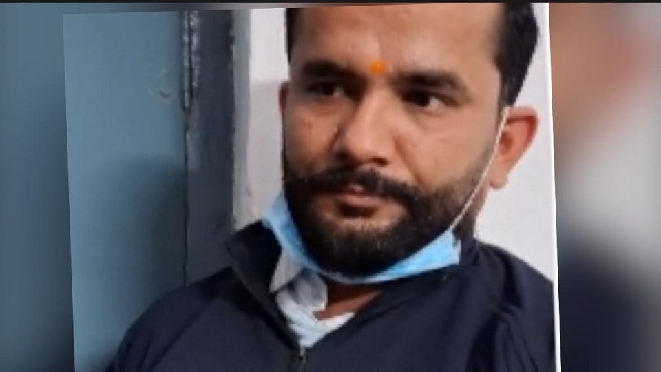 Bijnor: Fake doctor was treating real patients in the medical hospital, this is how it was busted