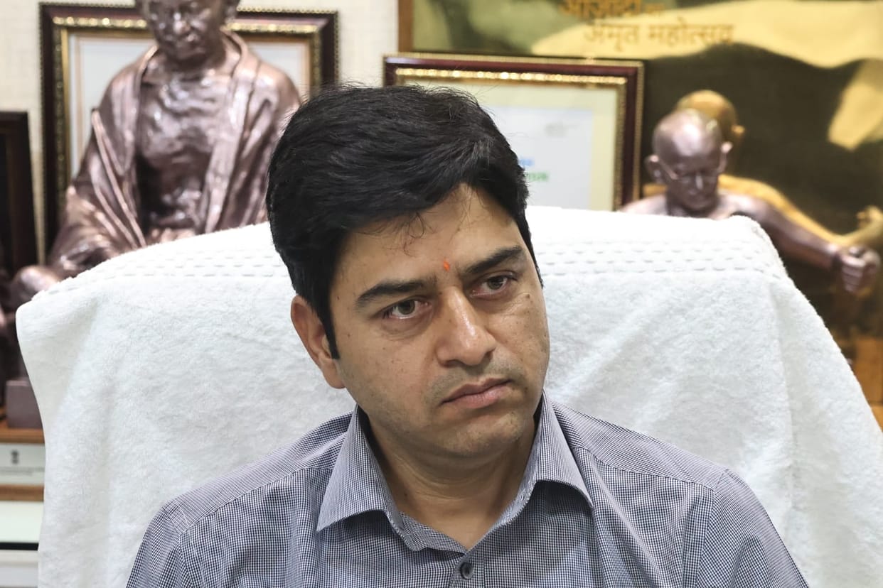 Indore: Bhagirathpura reaches Delhi, officials face the wrath of dirty water due to this