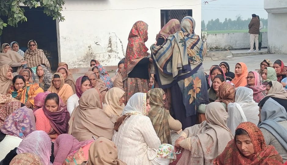 the mother burst into tears upon seeing the body of her young son in sitarganj