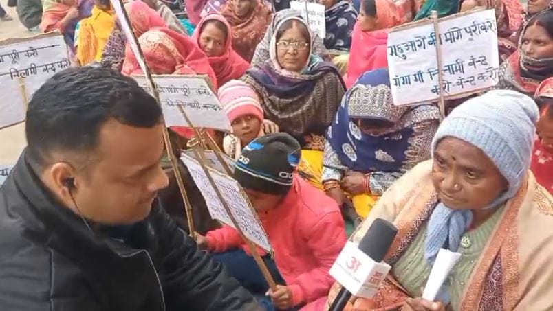 Fishermen community reaches collectorate demanding cancellation of river auction process in ballia