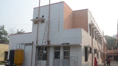 Kanpur Burn Ward Government not approved staff availability of equipment not ensured claim started in February