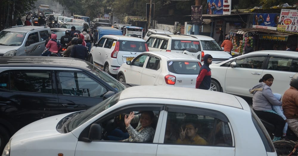 Kanpur Traffic chaos on New Years Day excitement of sightseeing led to disruption long queues of vehicles
