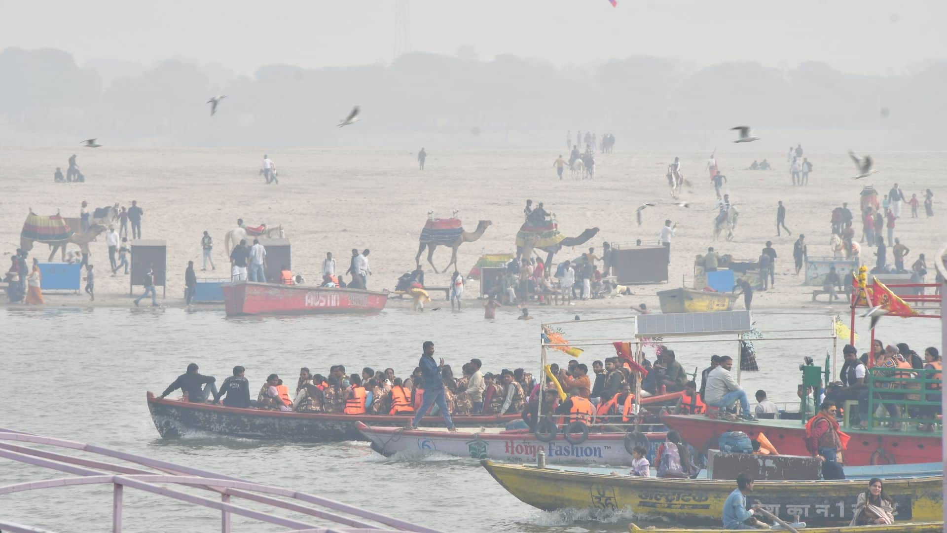 New year 2026 celebration in Varanasi with kashi Vishwanath temple darshan and durga kund sankat mochan Ghats